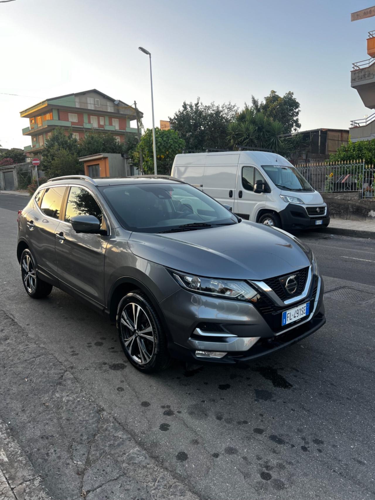 Nissan Qashqai 1.5 dCi Tekna tetto apribile