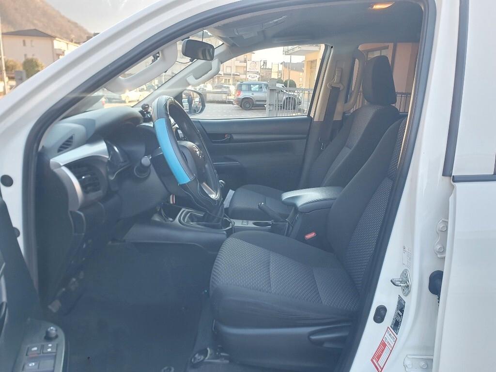 Toyota Hilux 2.4 D-4D 4WD 4 porte Double Cab Lounge