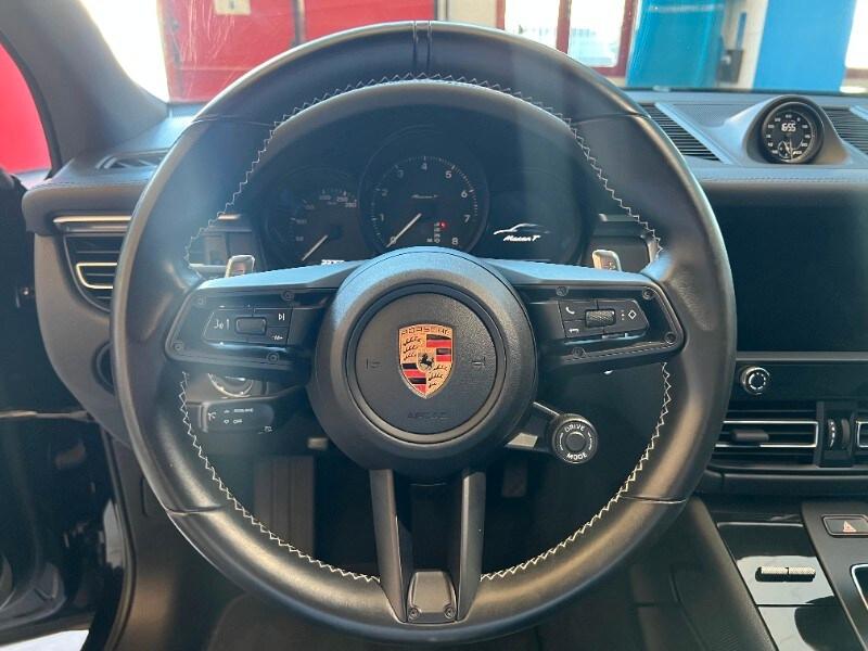 PORSCHE Macan 2.0 T