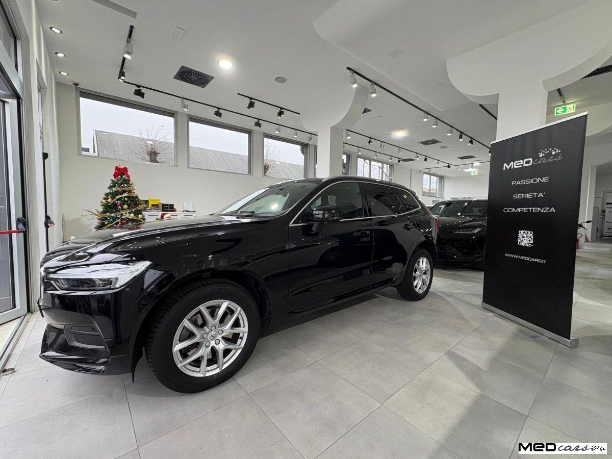 VOLVO - XC60 - B4 AWD Geartronic Momentum