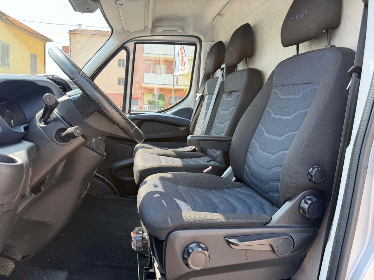 Iveco Daily 2.3 Furgone Hi-Matic