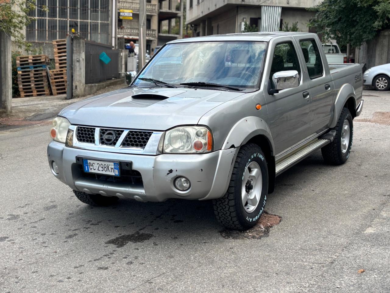 Nissan Navara 2500 turbo diesel 133cv