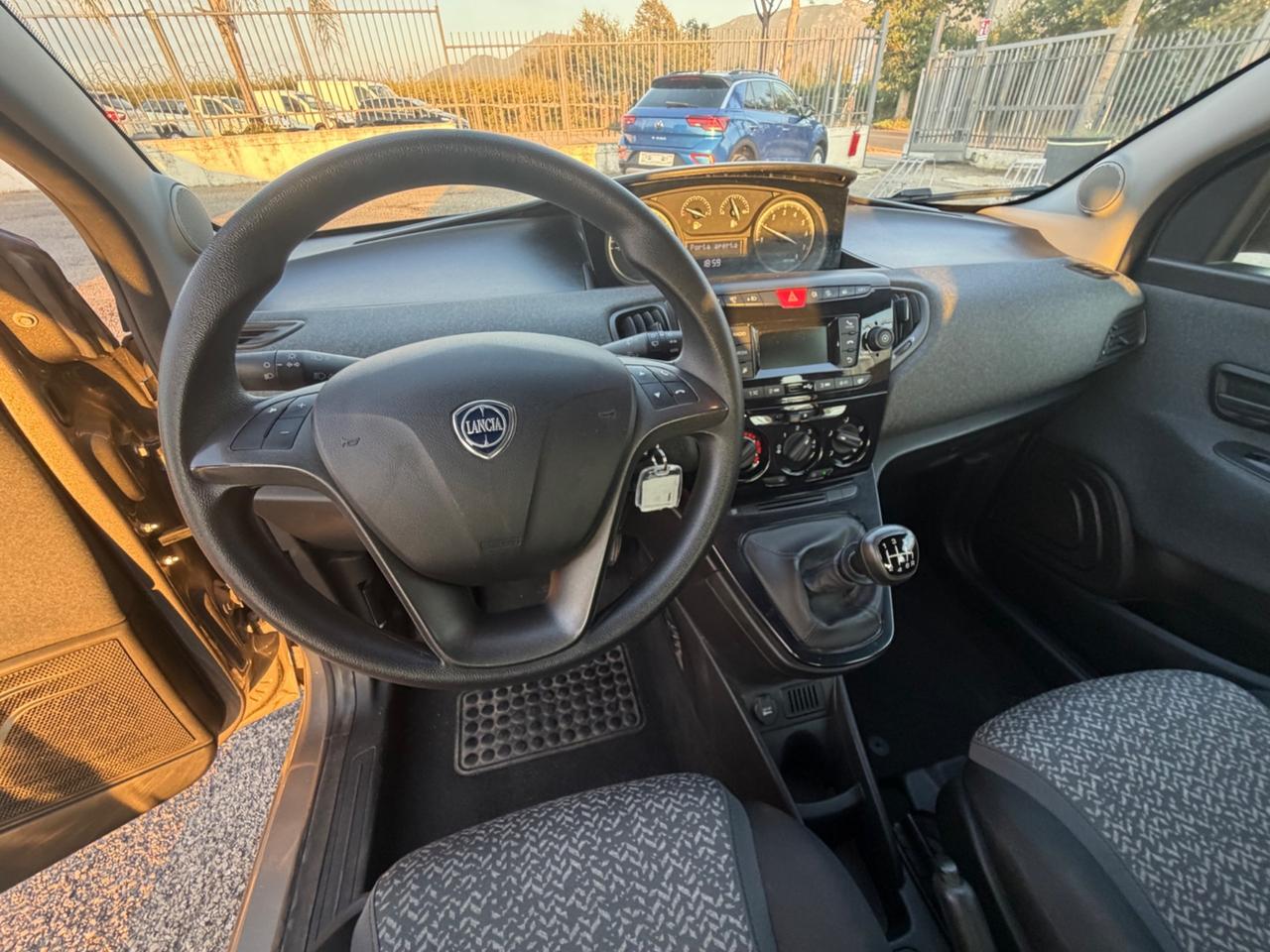Lancia Ypsilon 1.0 FireFly 5 porte S&S Hybrid Silver Plus