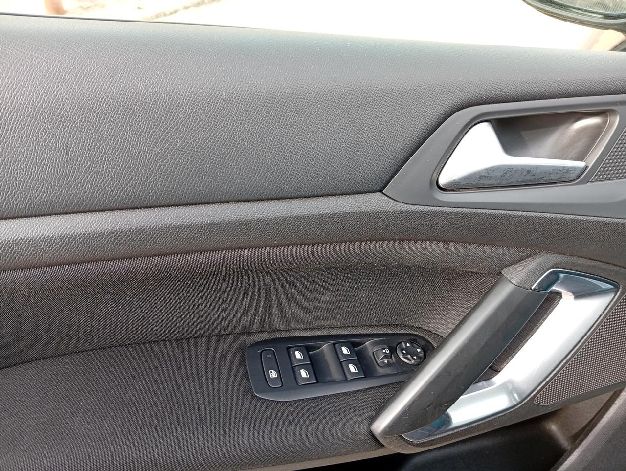 Peugeot 308 BlueHDi 100 S&S Business