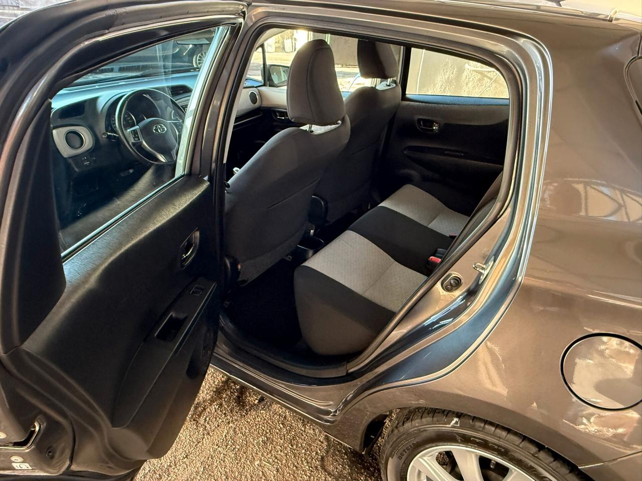 Toyota Yaris 1.0 5 porte Sol