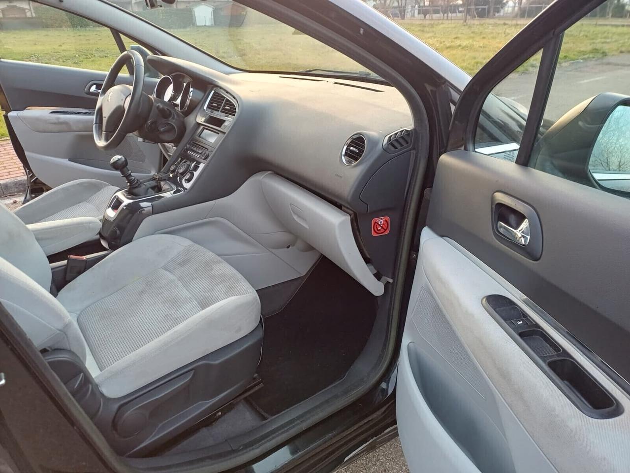 Peugeot 5008 1.6 HDi 112CV Féline