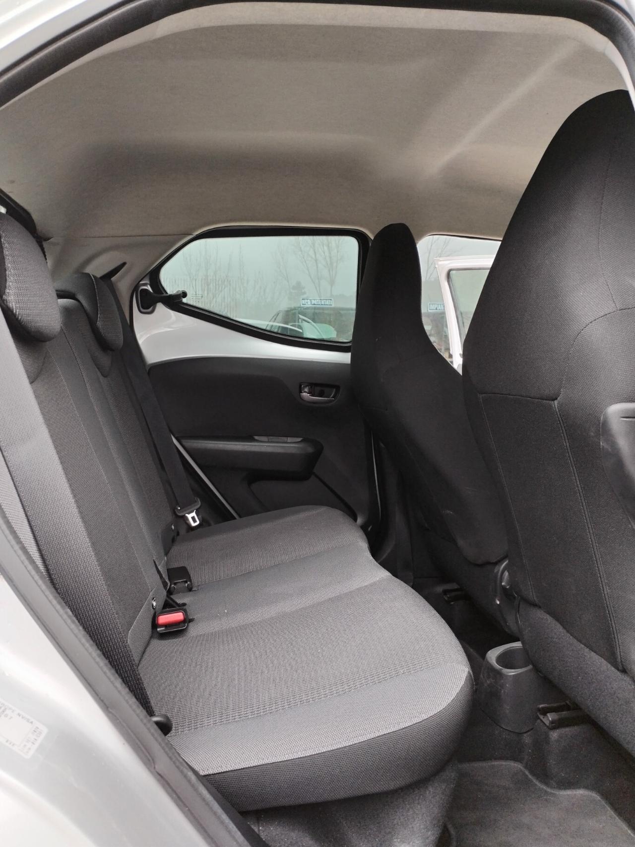 Toyota Aygo Connect 1.0 VVT-i 72 CV 5 porte x-clusiv