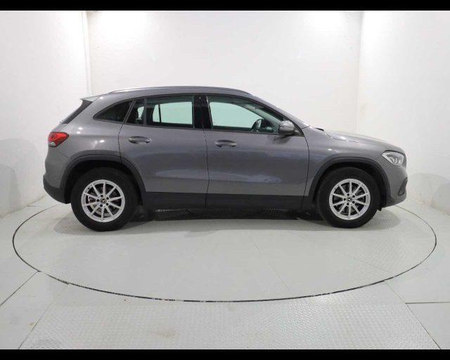 MERCEDES-BENZ GLA 200 d Automatic Business Extra