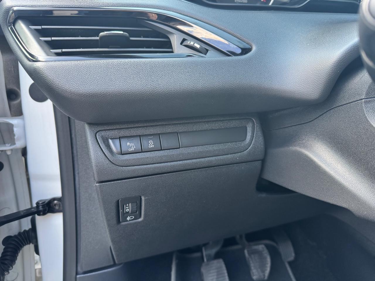 Peugeot 208 1.2 BENZINA 82CV 2017