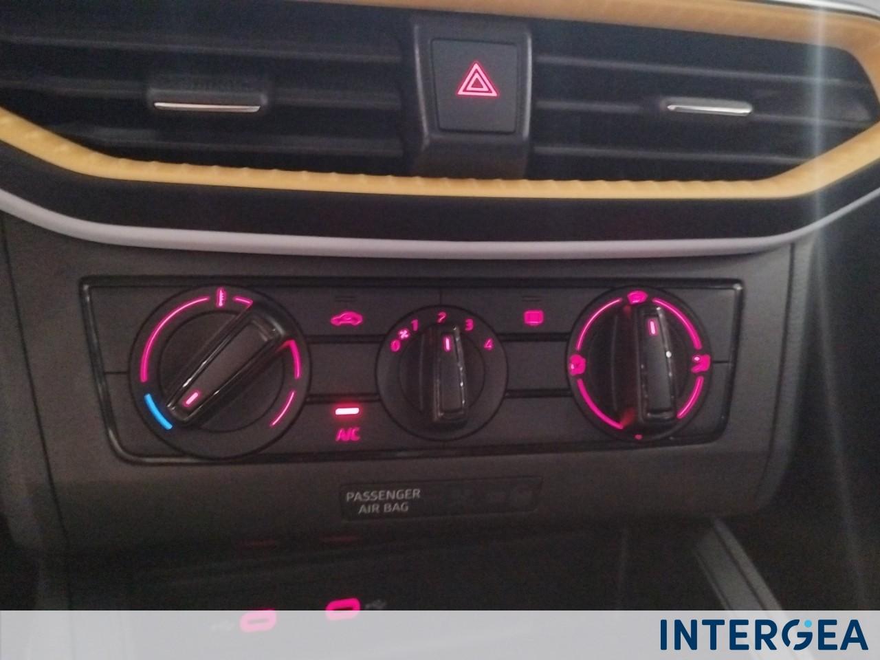 SEAT Arona 1.0 tgi Reference 90cv