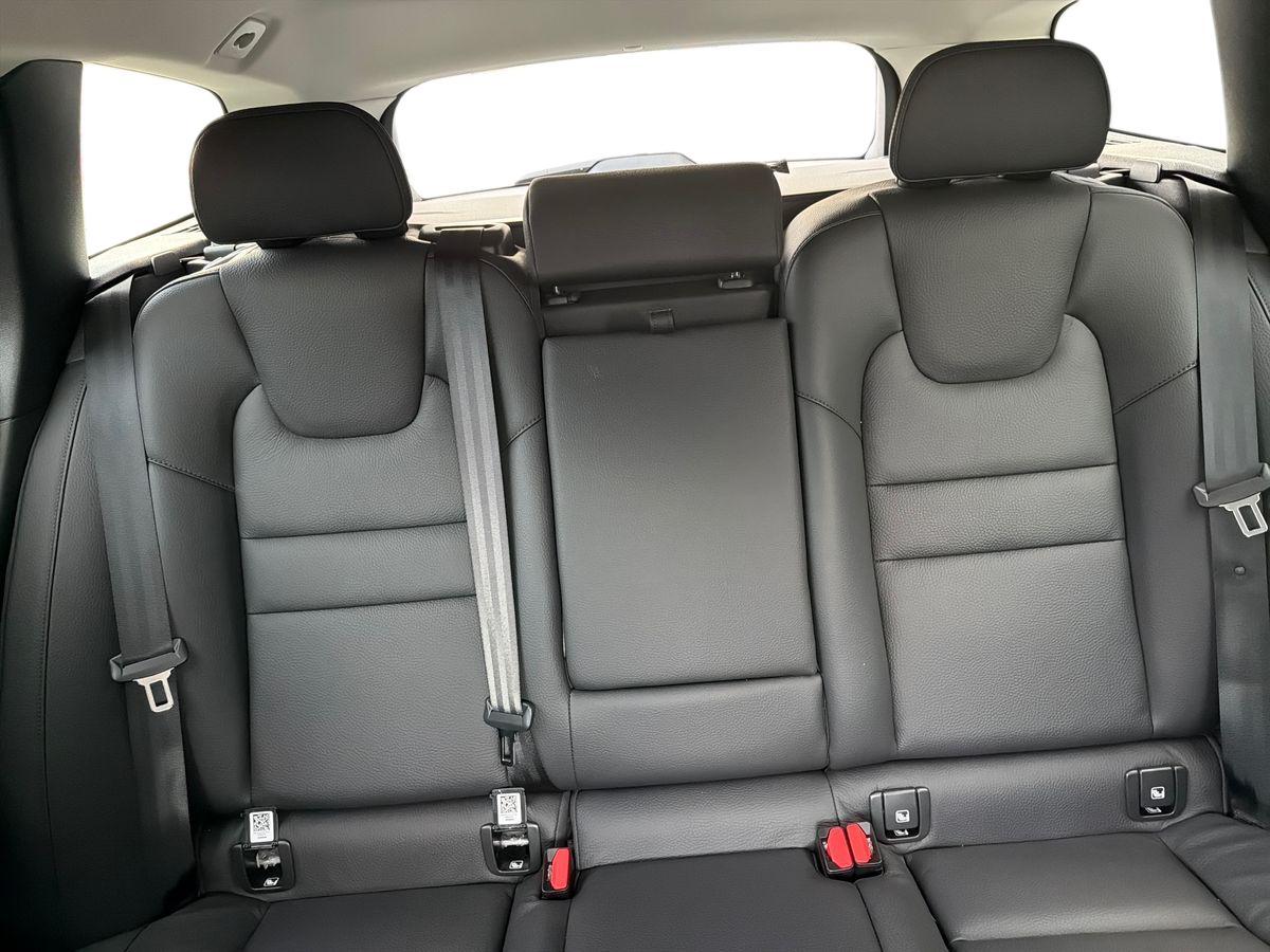 VOLVO V60 2.0 b4 Plus Dark auto