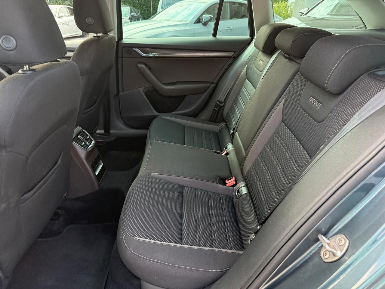 Skoda Octavia 2.0 TDI SCR 184 CV DSG Wagon 4x4 Scout