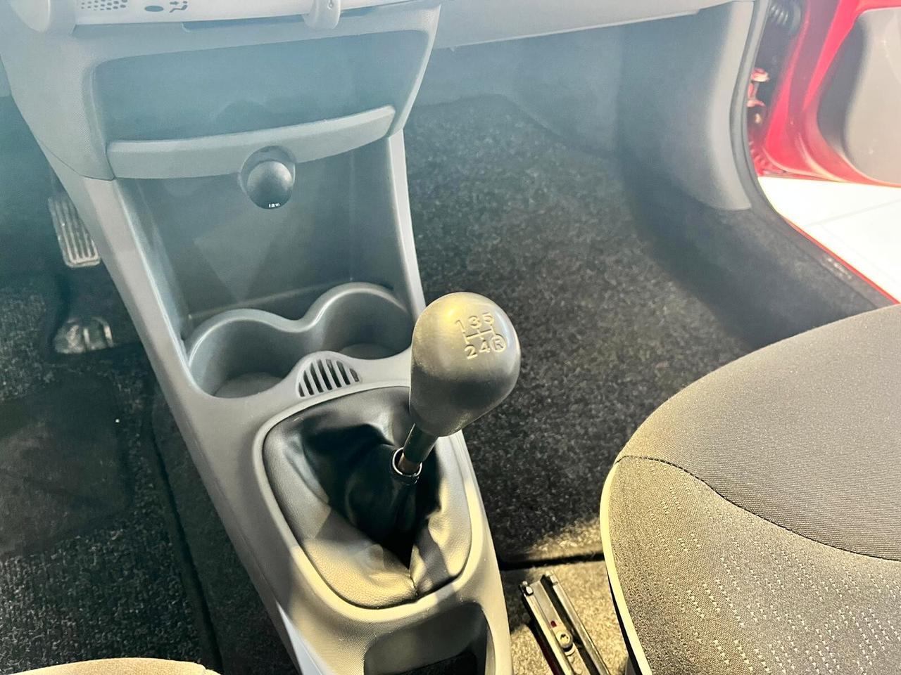 Peugeot 107 1.0 68CV 3p. Plaisir