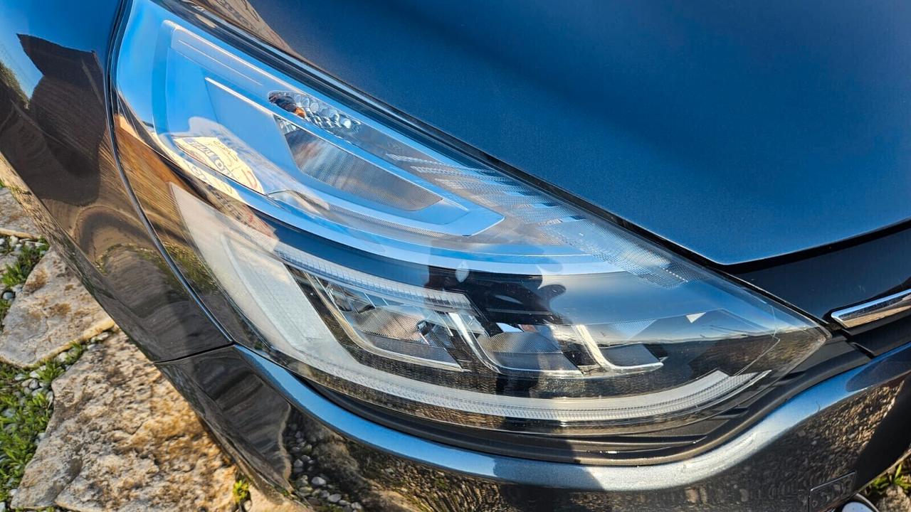 Renault Clio dCi 8V 75 CV 5 porte Moschino Life