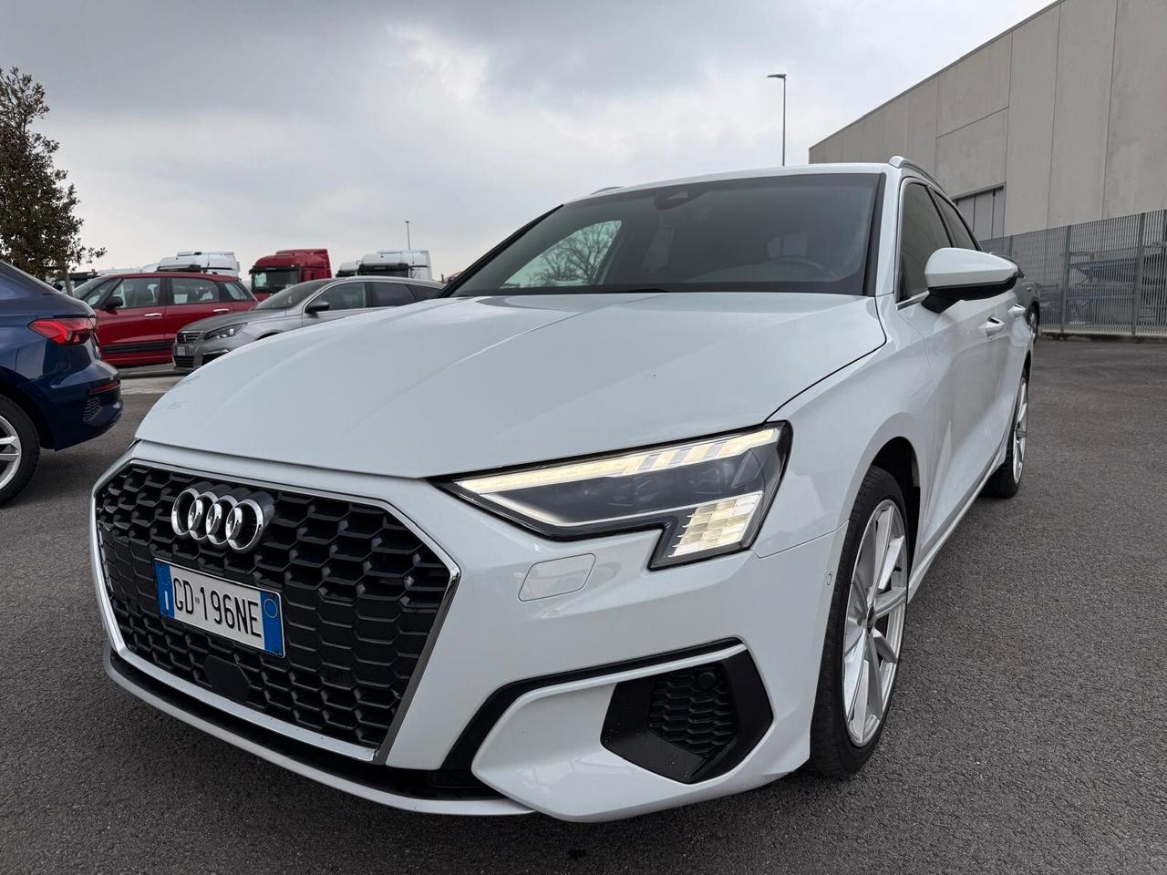 Audi A3 SPB 30 g-tron S tronic line edition