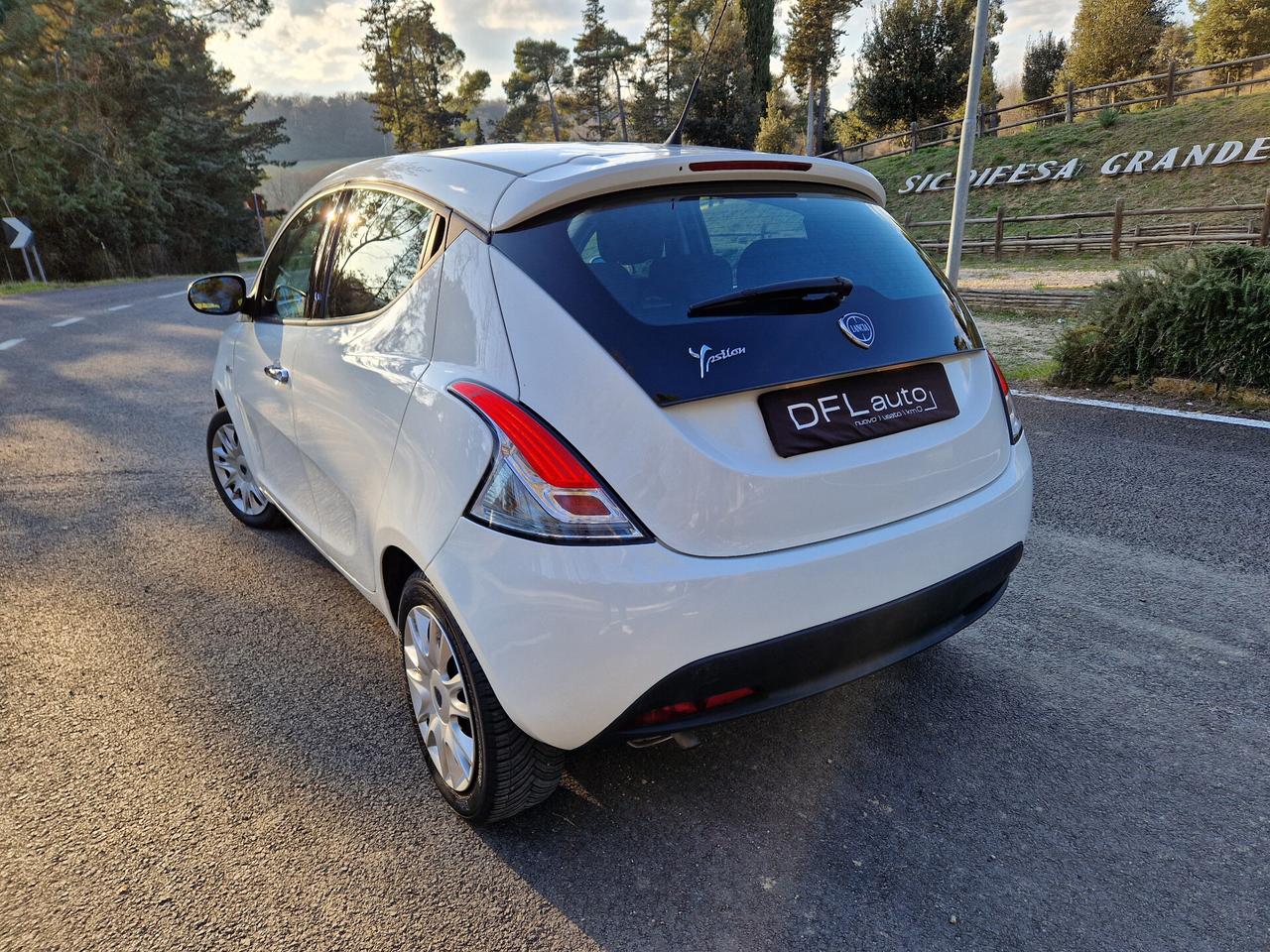 Lancia Ypsilon 1.2 69 CV 5 porte S&S Silver