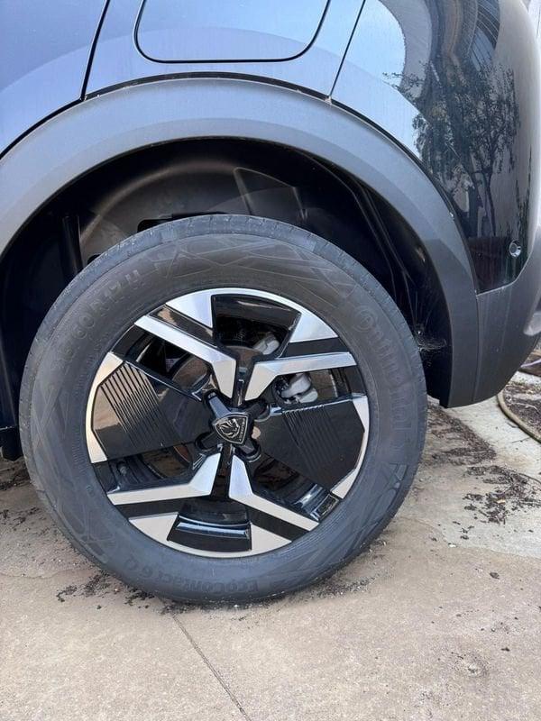 Peugeot 2008 Allure Hybrid 1