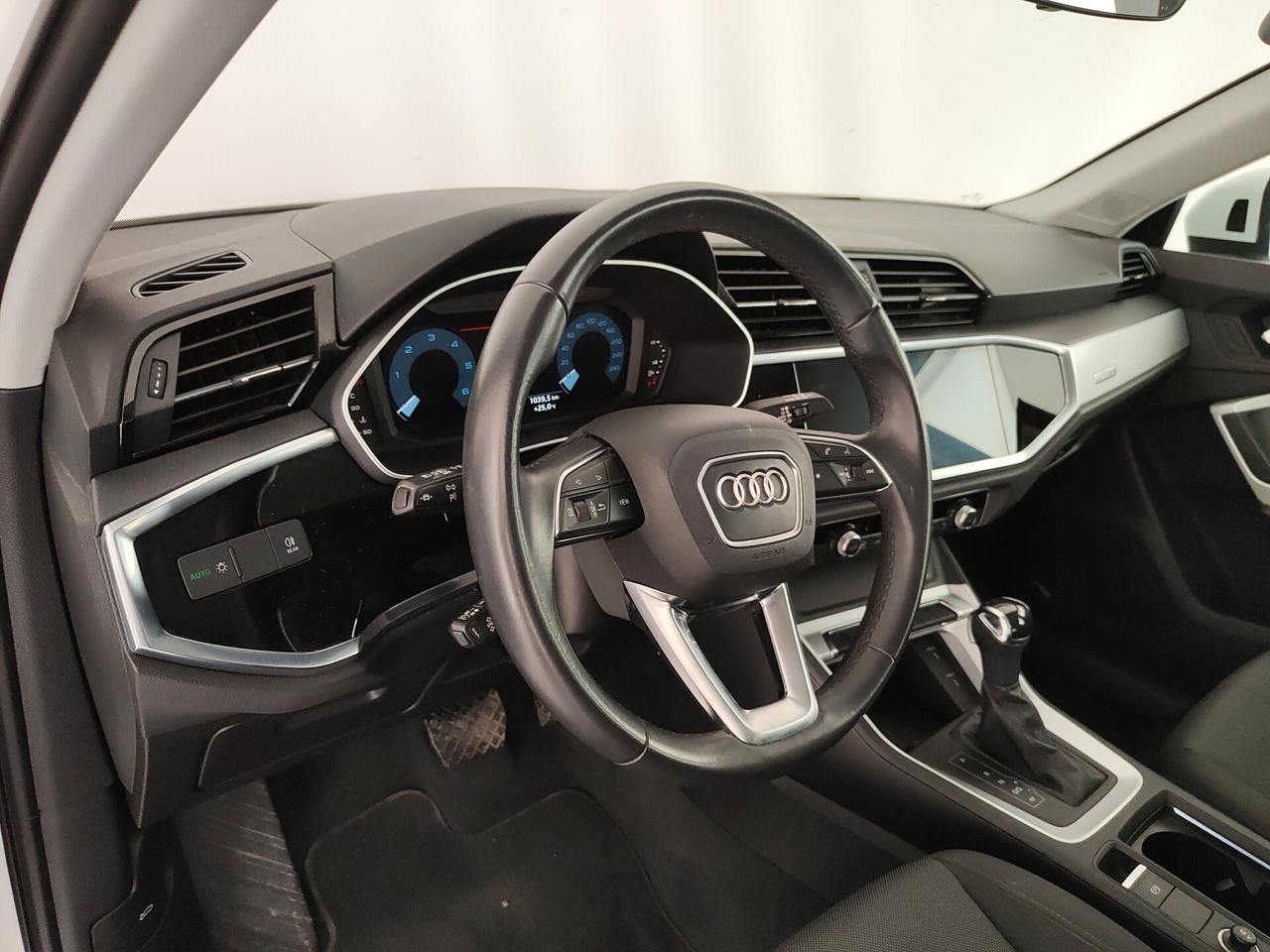 Audi Q3 35 TDI S tronic Business