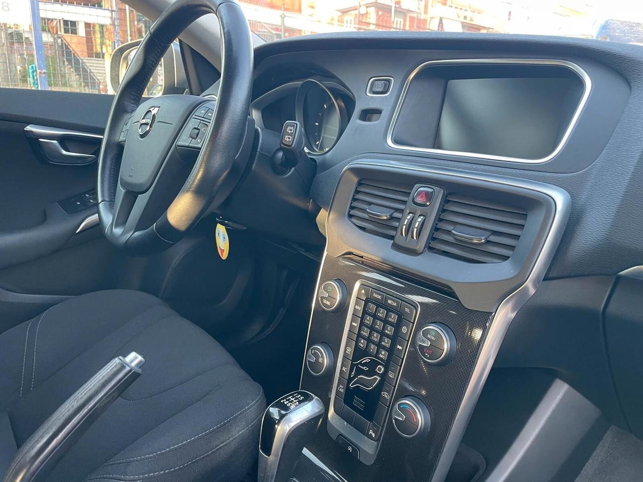 Volvo V40 D2 R-design Momentum soli 60 mila km