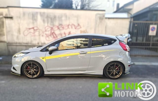 FORD Fiesta 1.6 200CV 3 porte ST 200