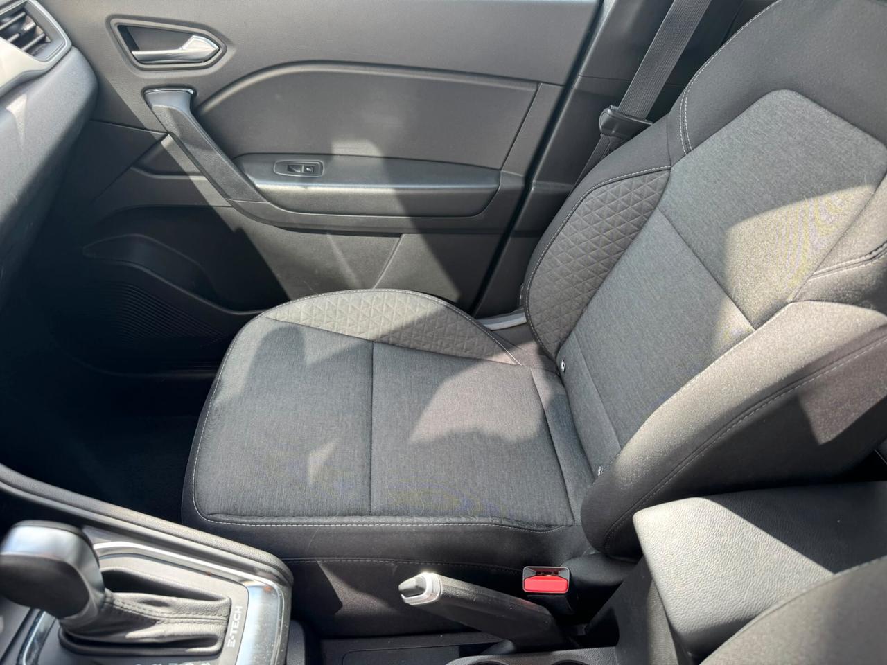Renault Captur Full Hybrid E-Tech 145 CV Business
