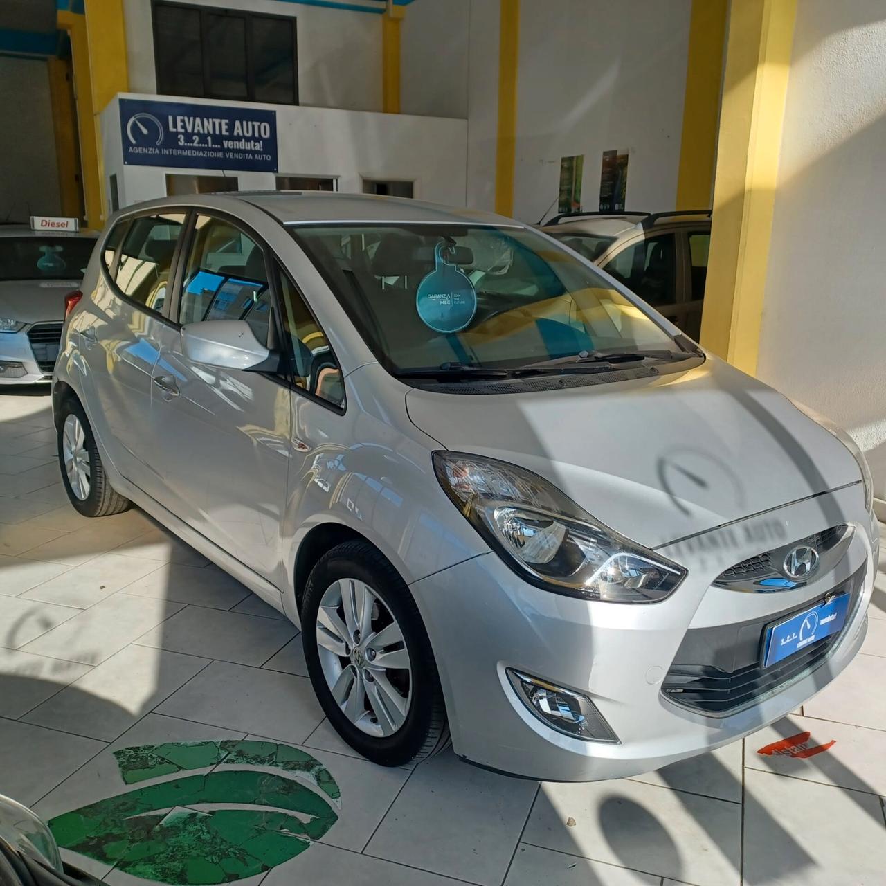 SEMBRA NUOVA 133.188 KM HYUNDAI IX20 1.4 TDI