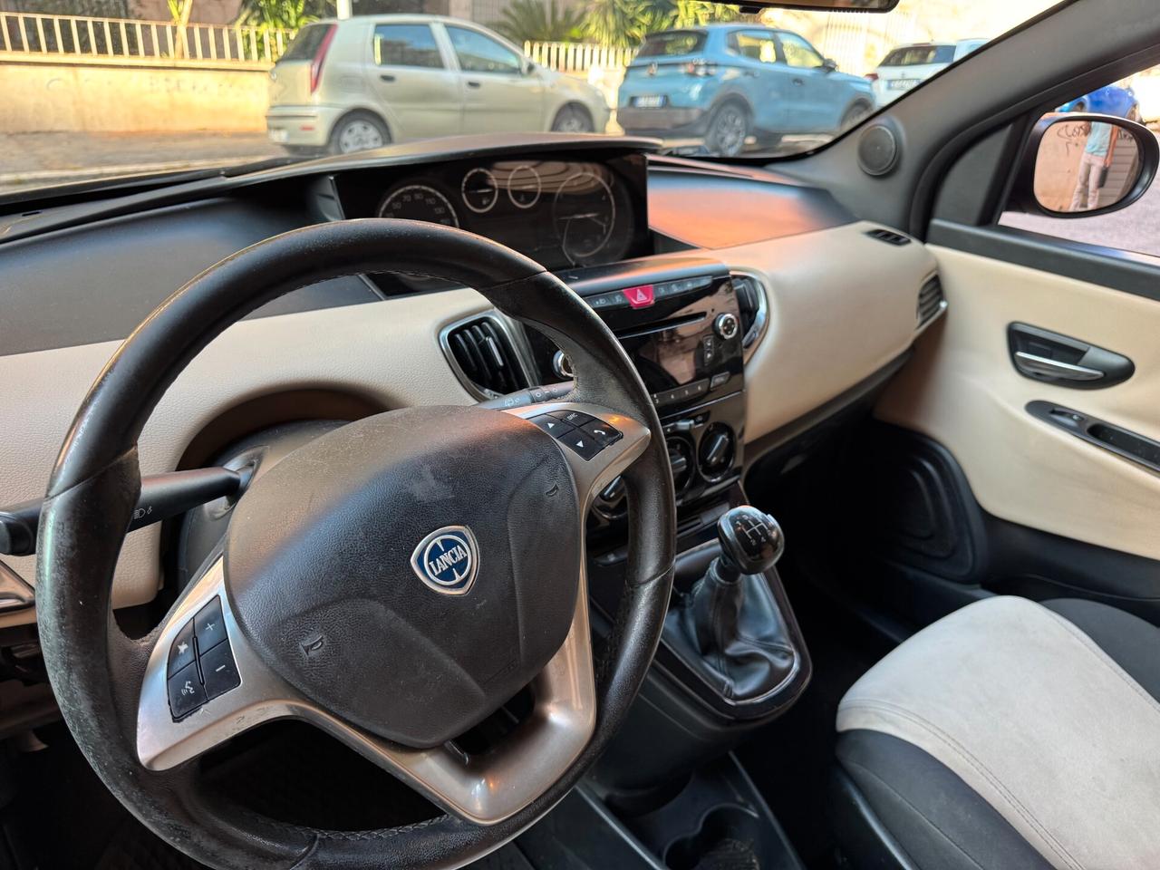 Lancia Ypsilon 1.3 MJT 16V 95 CV 5 porte S&S Gold