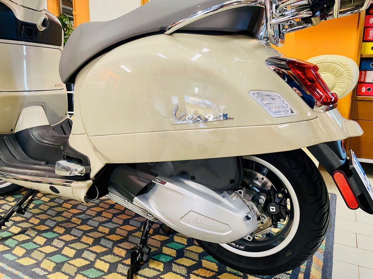 Piaggio GTS 300 BAULETTO PORTAPACCHI ANTERIORE