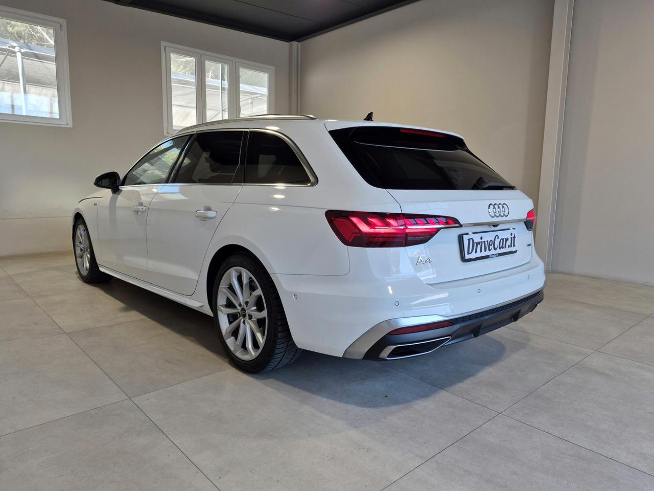 Audi A4 AVANT 40 2.0 TFSI MHEV QUATTRO 204CV S TRONIC TETTO LED NAVI CARPLAY