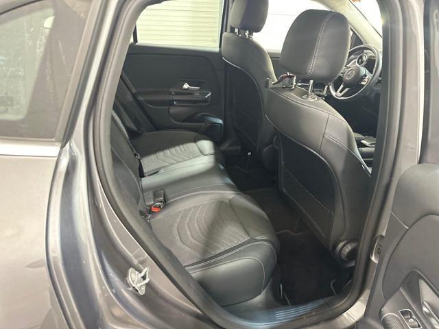 MERCEDES-BENZ GLA 180 d Automatic Style "LED" NAVI"CAMERA"