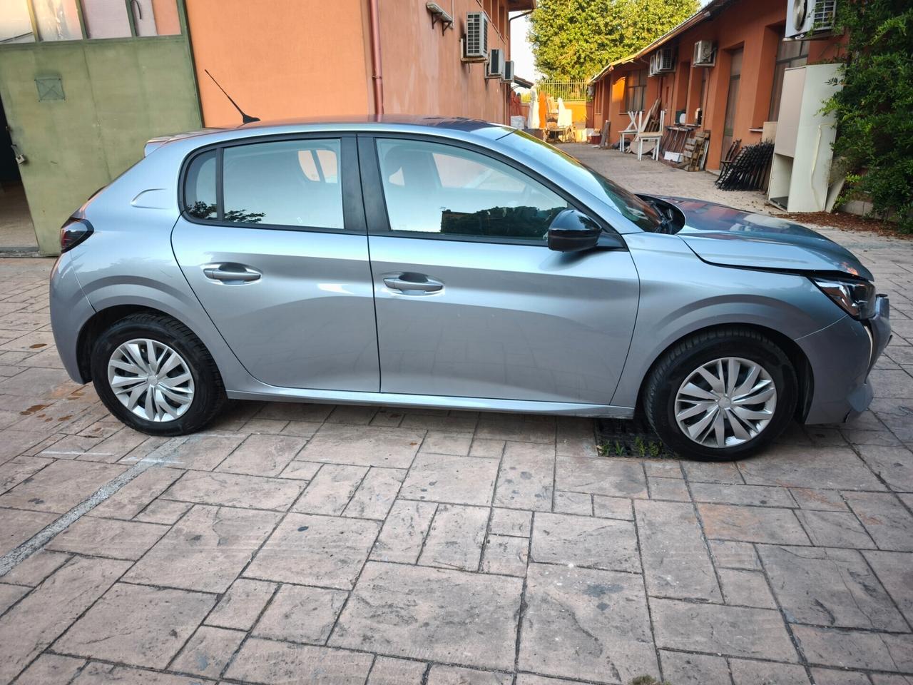 Peugeot 208 PureTech 75 INCIDENTATA