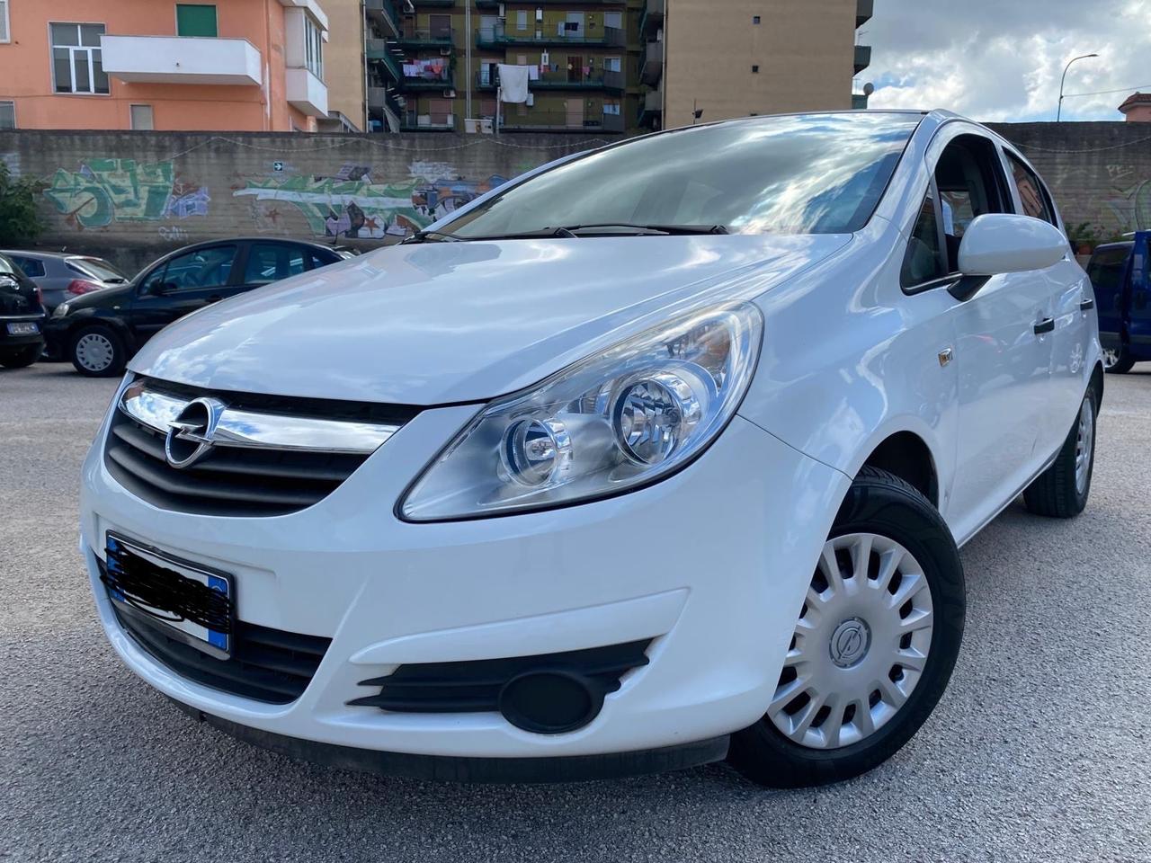 Opel Corsa 1.2 benzina 5 porte anno 2011