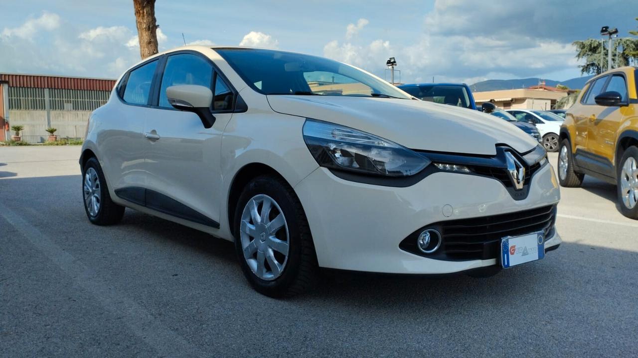 Renault Clio 1.2 75CV 5 porte Zen