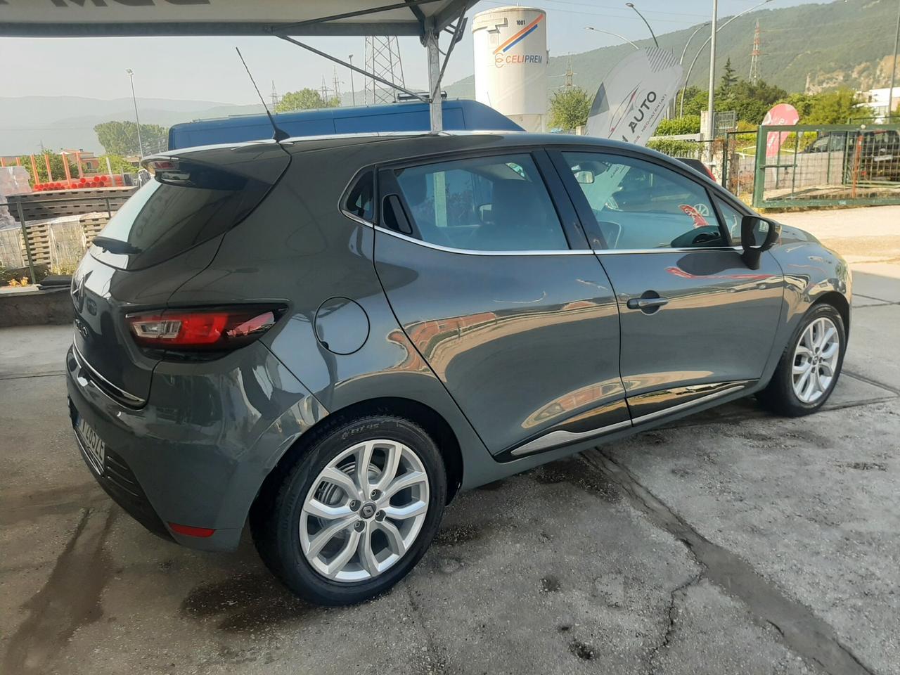 Renault Clio dCi 8V 75 CV 5 porte Moschino Life