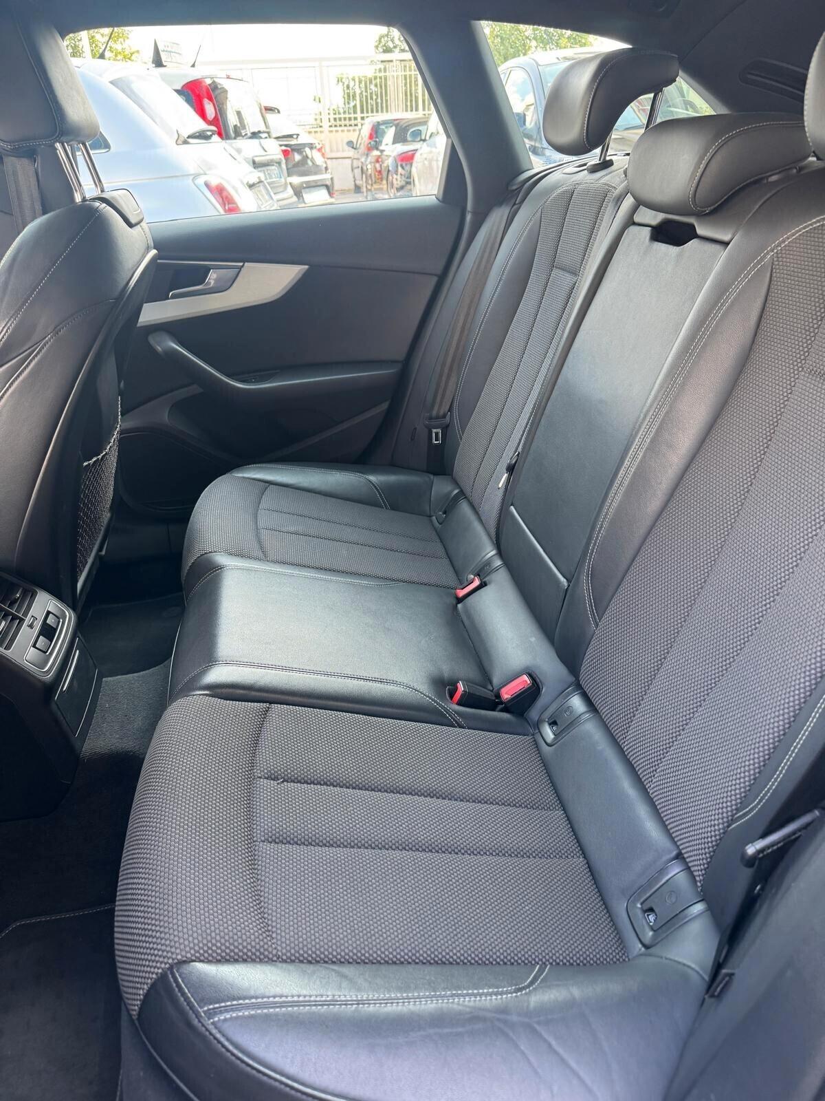 Audi A4 2.0 TDI 150 CV S tronic sline