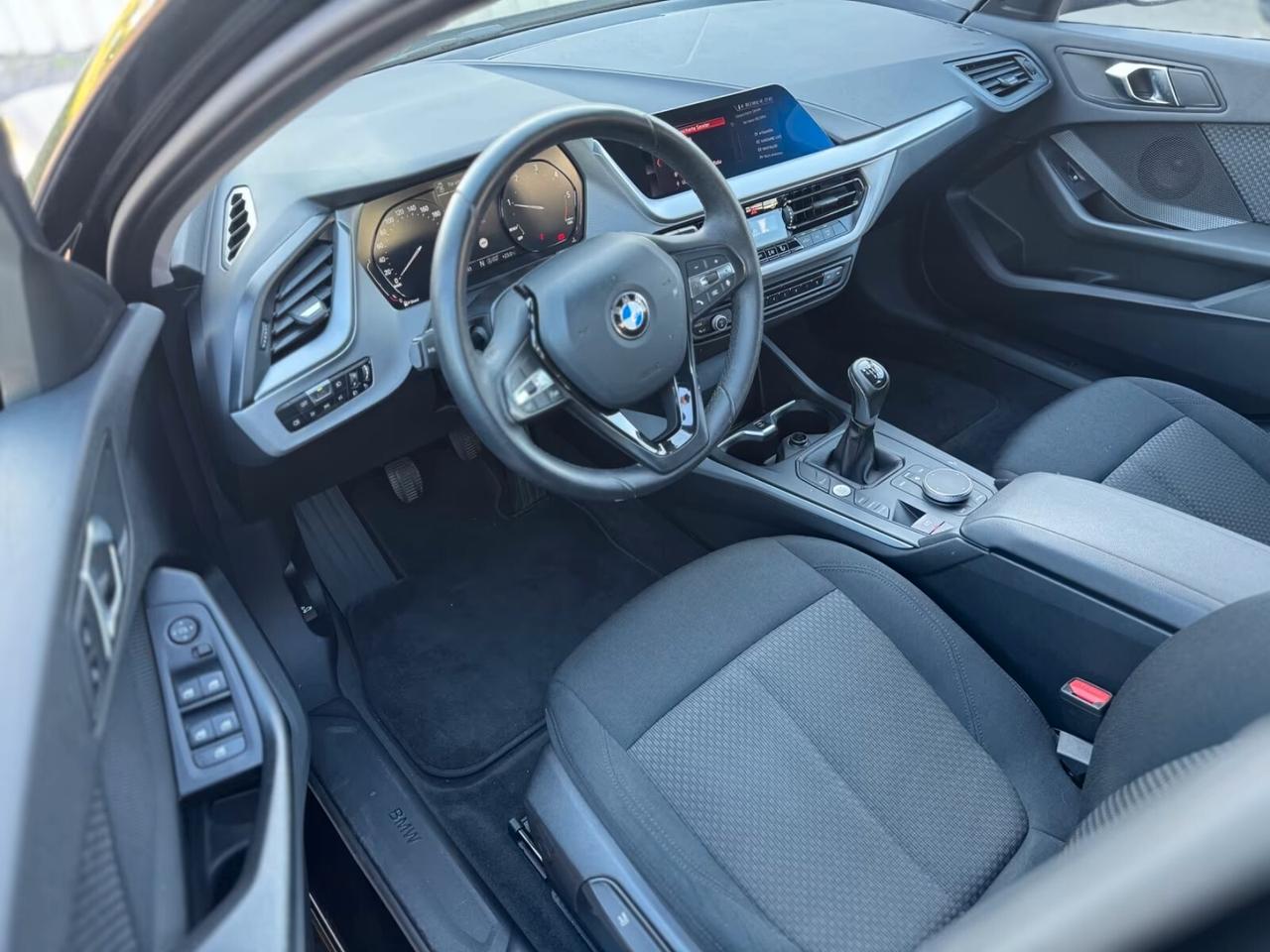 Bmw 116 116d 5p. Advantage