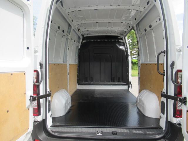 Nissan Interstar 2.3 dCi 135cv P.M.T.M. (L2H2)