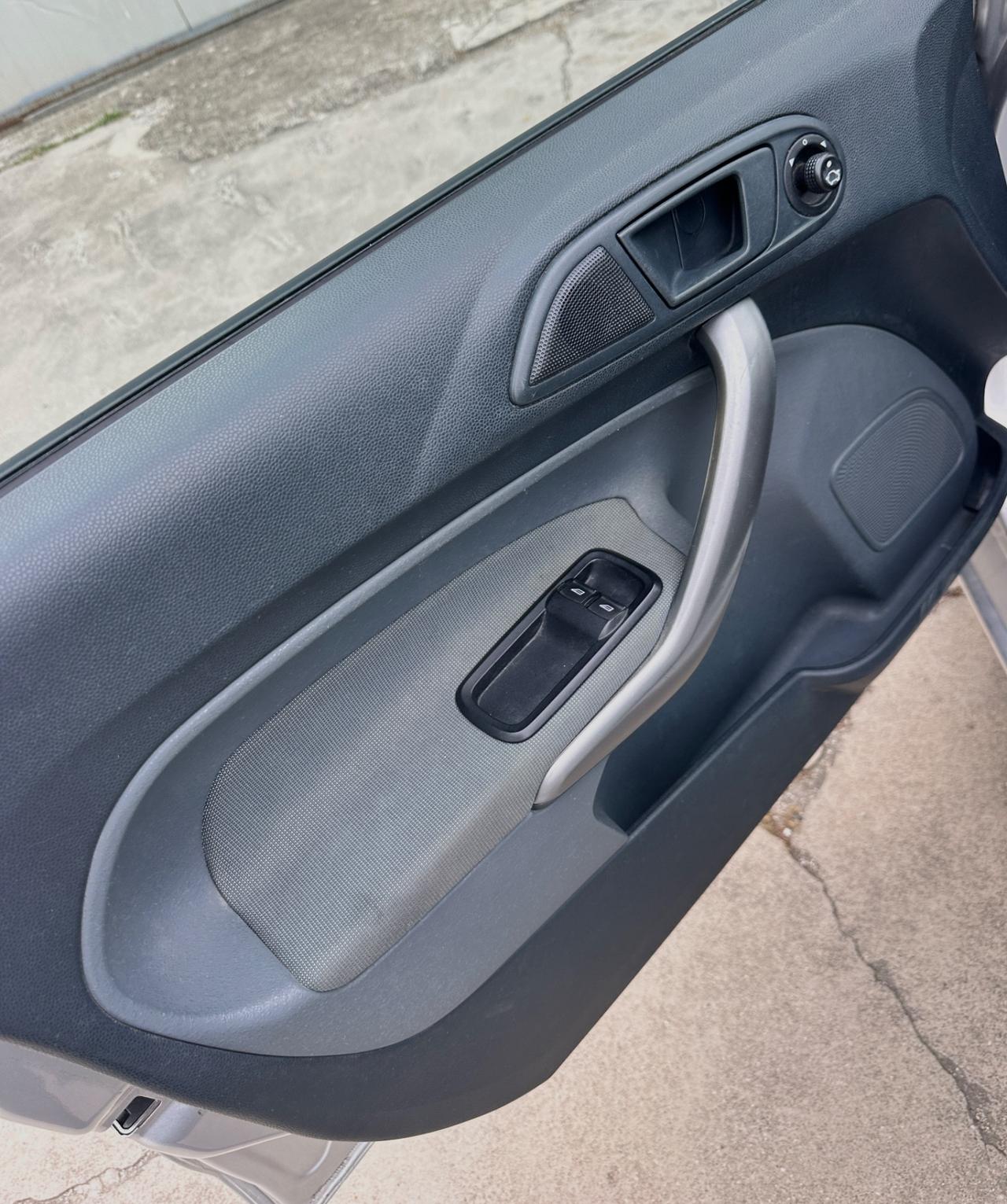 Ford Fiesta 1.4 TDCi 68CV 5p. Titanium