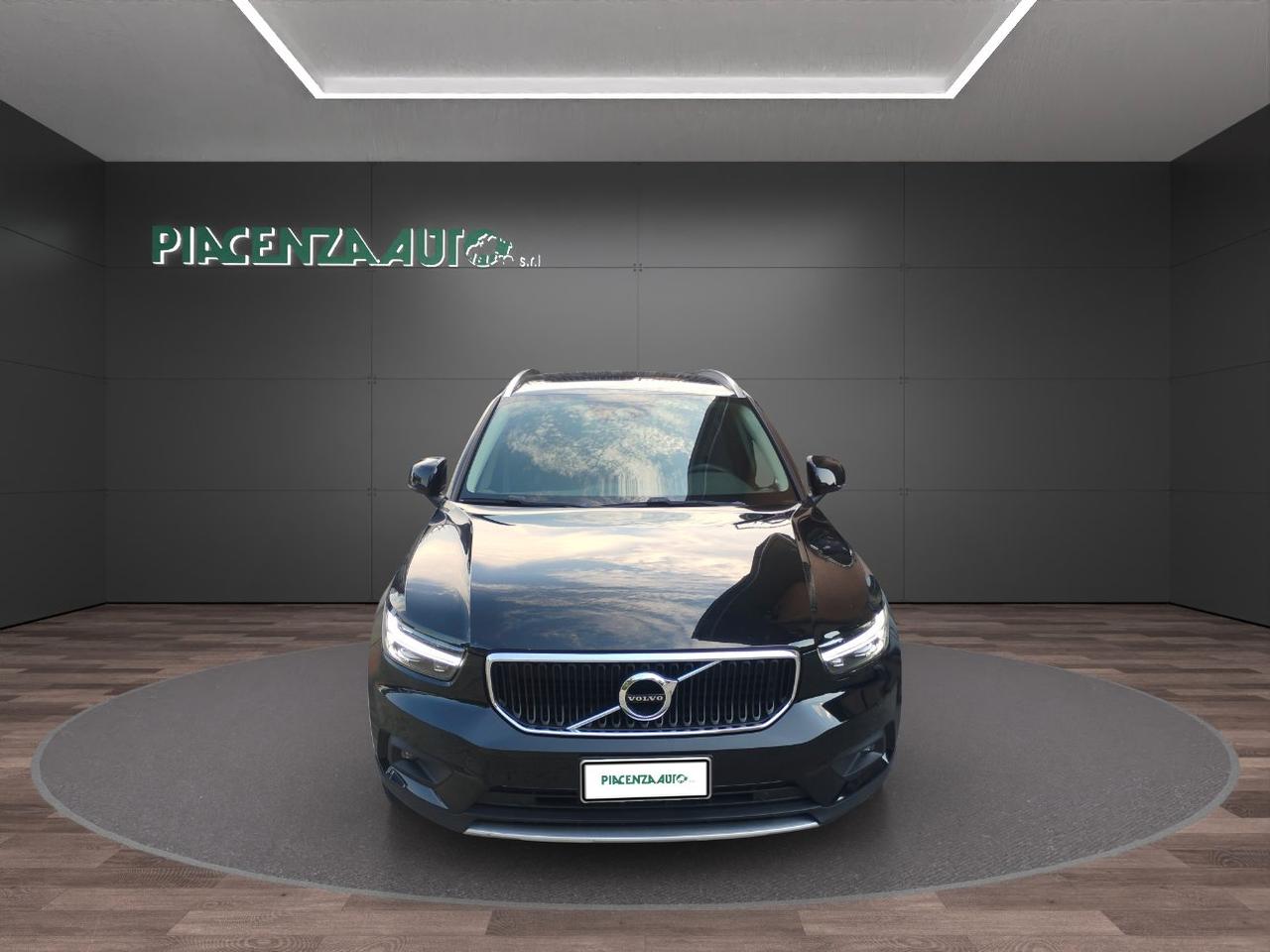 Volvo XC40 2.0 d3 Momentum auto .PREZZO REALE