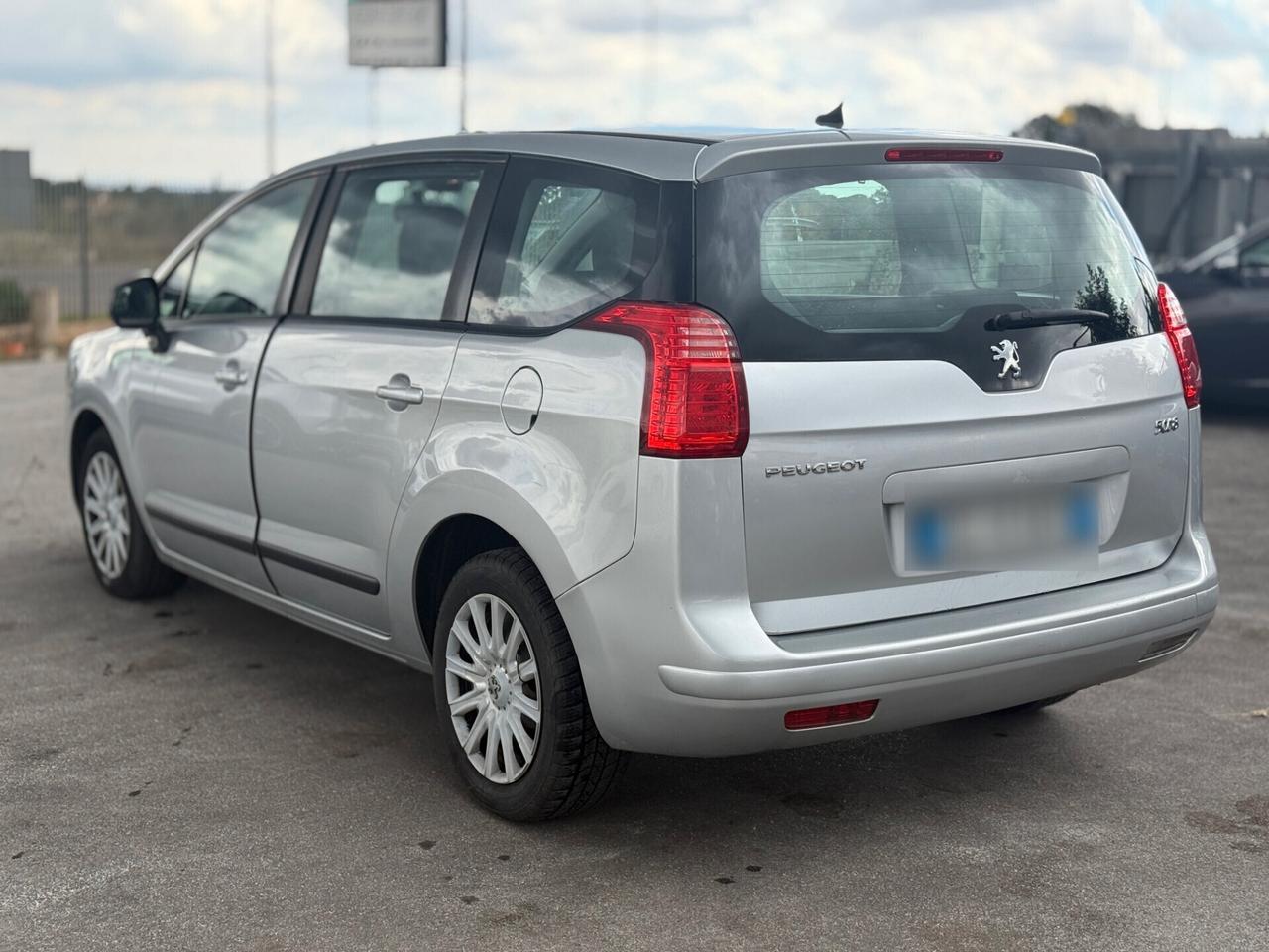 Peugeot 5008 1.6 HDi | 7 POSTI