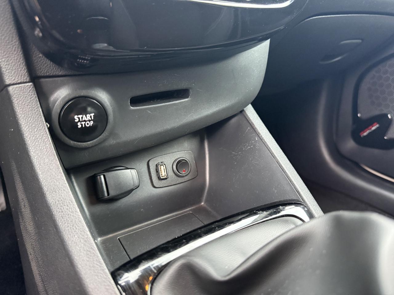 Renault Clio dCi 8V 90CV Start&Stop 82gr 5 porte OK NEOPATENTATI