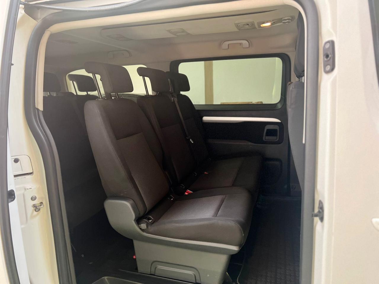 Peugeot Traveller BlueHDi 120 S&S Standard Business