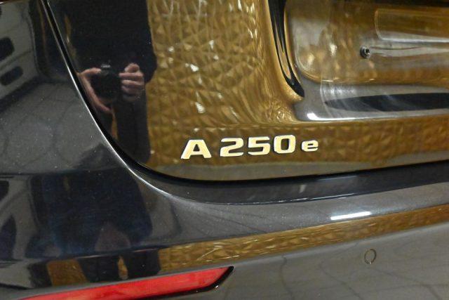 MERCEDES-BENZ A 250 e HYBRID EQ AMG LINE PREMIUM AUTO CAM360°NAVI FULL
