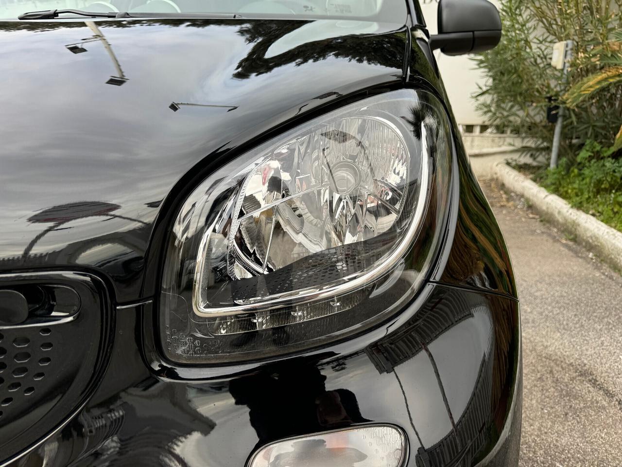 Smart ForFour EQ Youngster*TOTAL BLACK*KM 17000!!!*