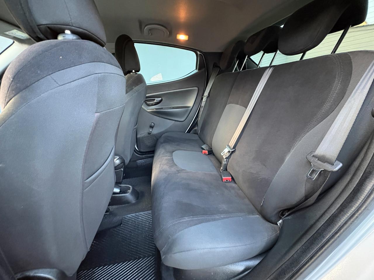Lancia Ypsilon 1.2 69 CV 5 porte GPL Silver