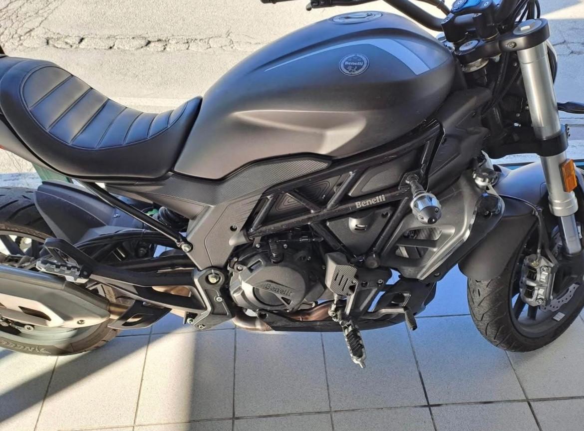 Benelli 502C 2020 4800 km PARI AL NUOVO!
