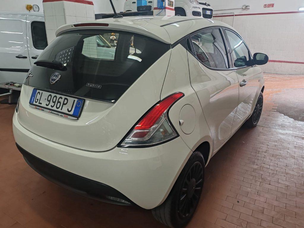 LANCIA Ypsilon 1.0 Hybrid Silver
