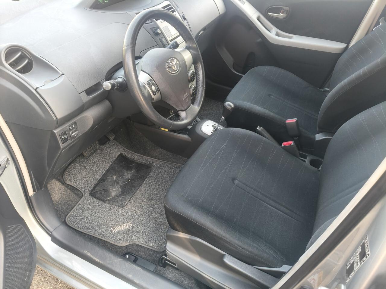 Toyota Yaris 1.3 5 porte AUTOMATICA