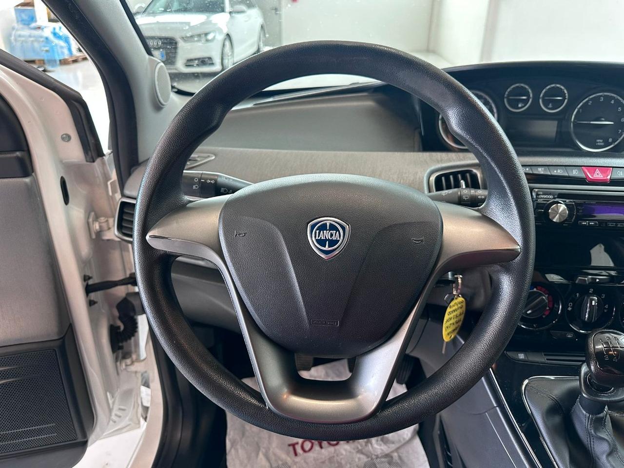 Lancia Ypsilon 5 Porte Ypsilon 1.2 Silver 69cv