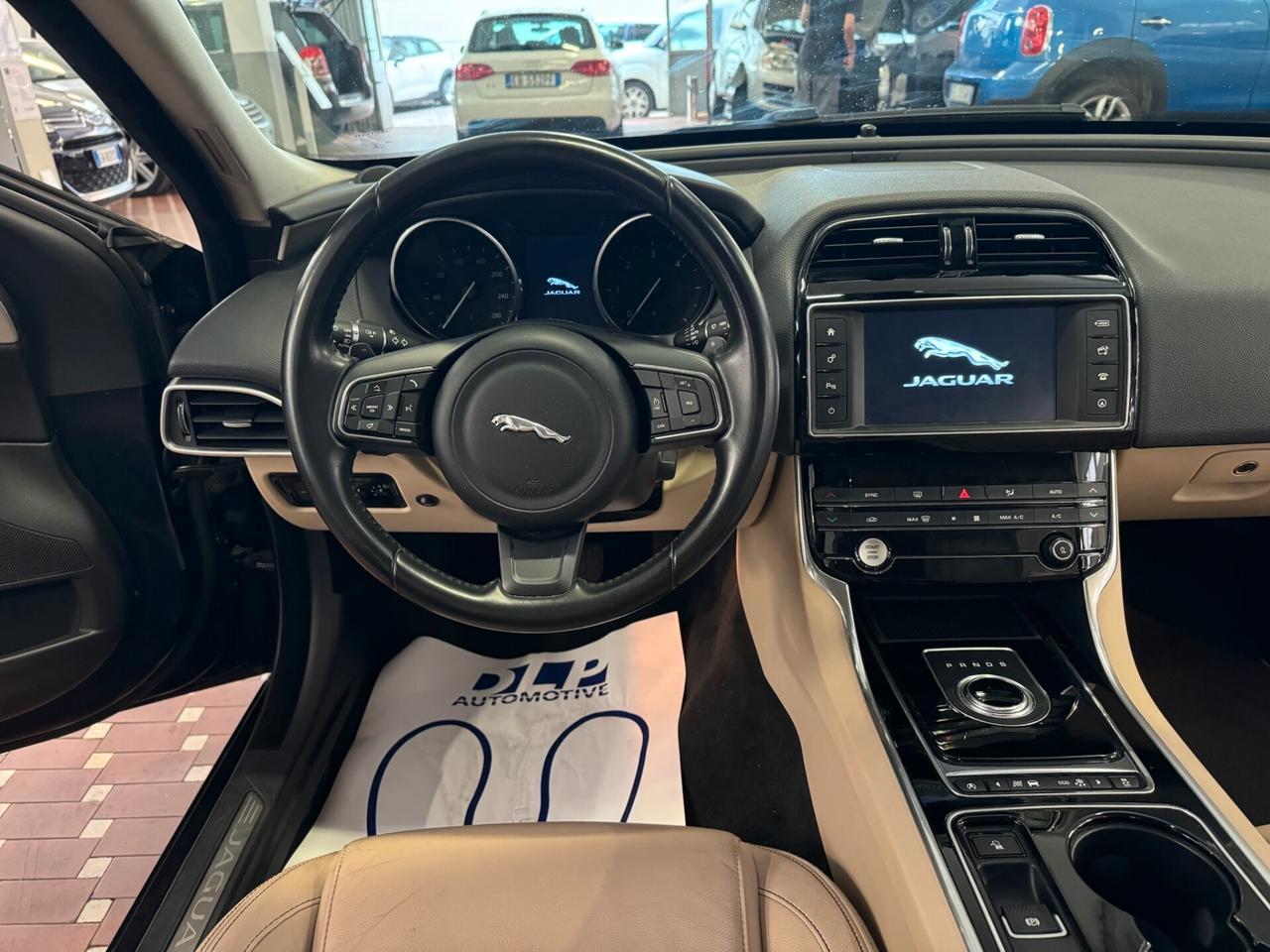 Jaguar XE 2.0 D Turbo 180 CV AWD aut. Portfolio - 4X4